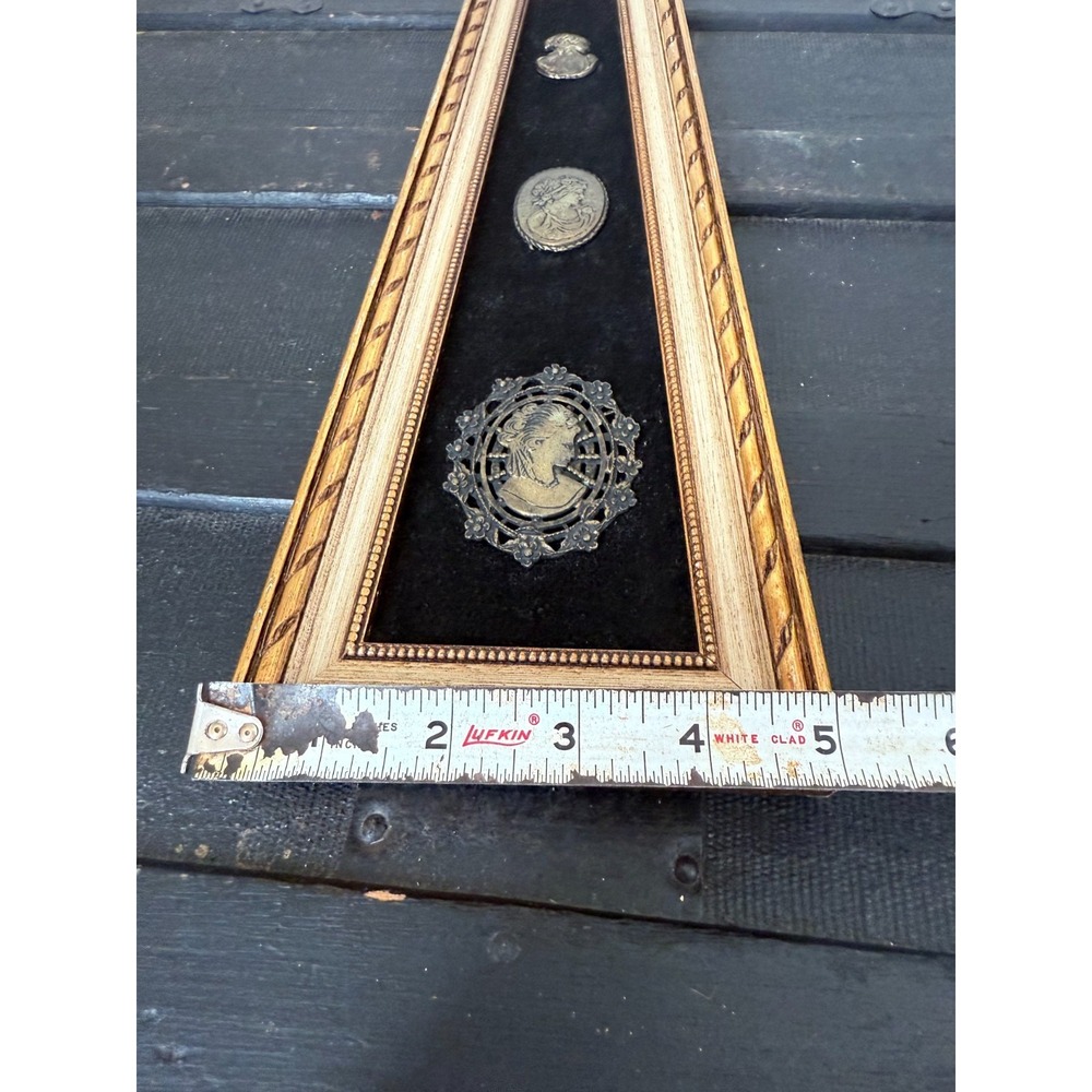 Vintage Porcelain Cameo Portrait Wall Plaque Trapezoid Gilt Frame - Picture 9 of 10